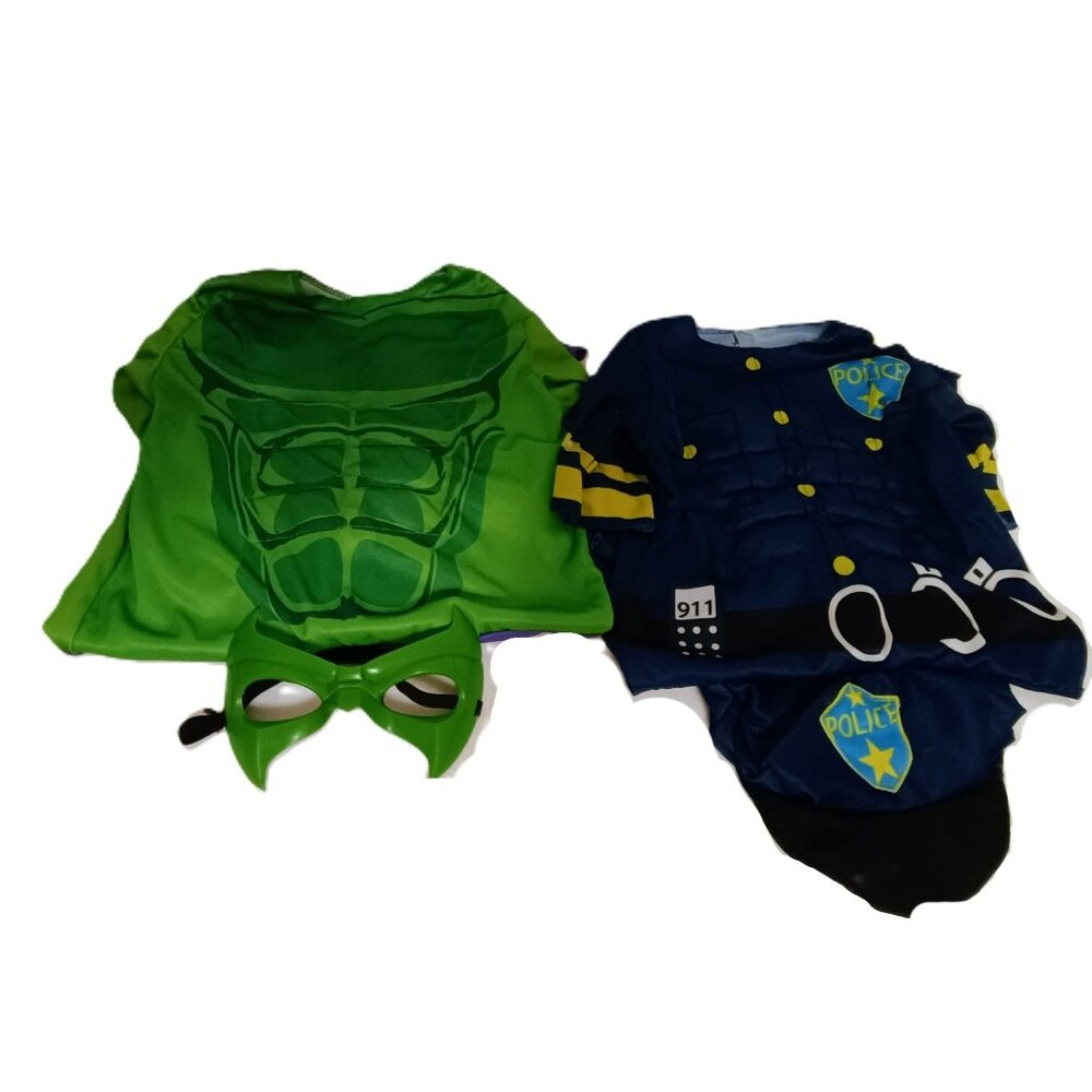 VGUC: Boys' Teueuayl sz Medium  Muscle Chest Dress up Costumes